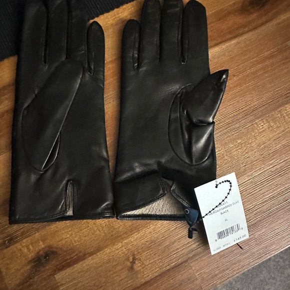 Woman’s Cole Haan hair calf/lamb skin black gloves. Wool and cashmere lined - Picture 5 of 5